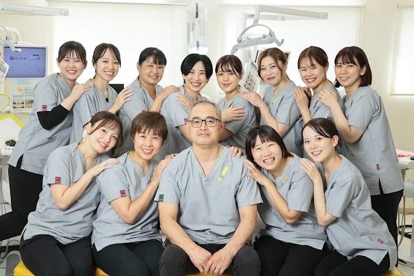 やまぎし歯科医院のスタッフの集合写真